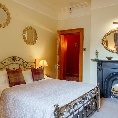 Harrisons Hall Bed & Breakfast Hotel Mold Ngoại thất bức ảnh
