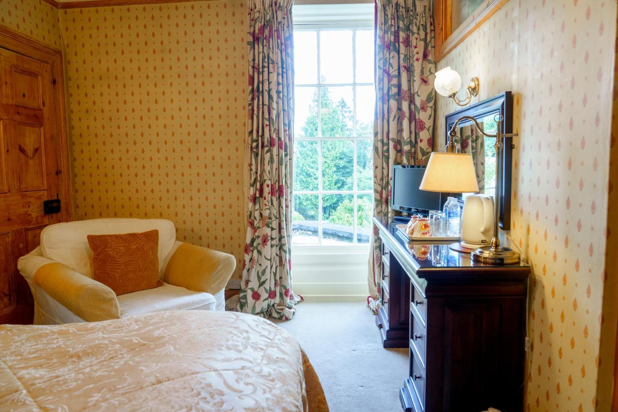 Harrisons Hall Bed & Breakfast Hotel Mold Ngoại thất bức ảnh