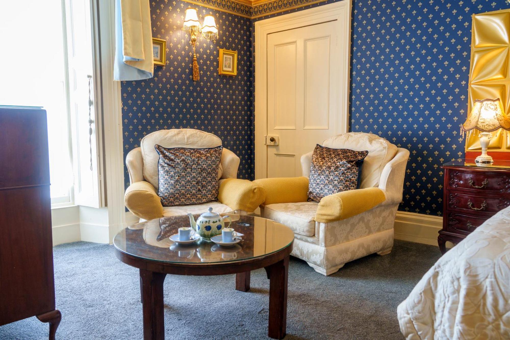 Harrisons Hall Bed & Breakfast Hotel Mold Ngoại thất bức ảnh
