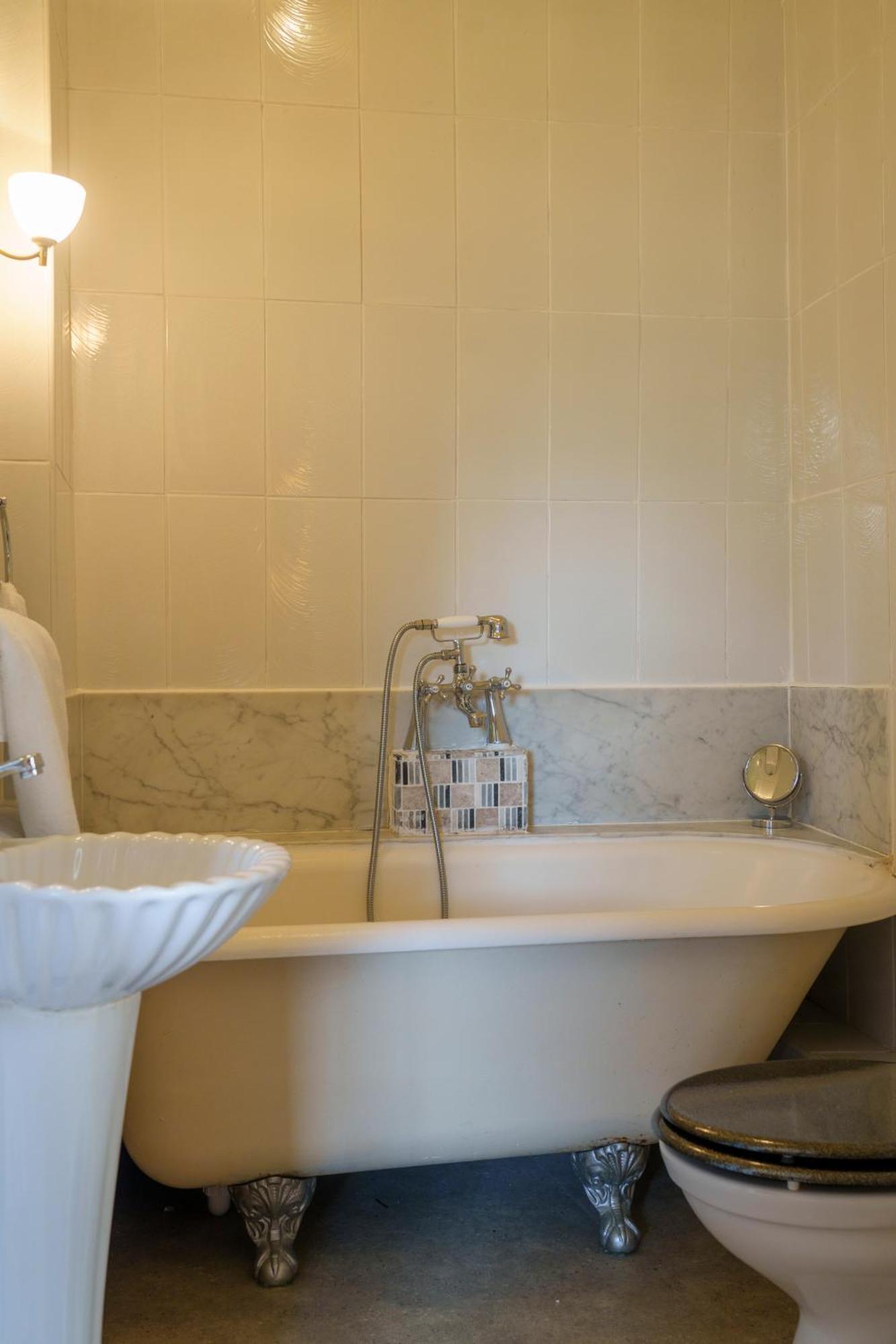 Harrisons Hall Bed & Breakfast Hotel Mold Ngoại thất bức ảnh