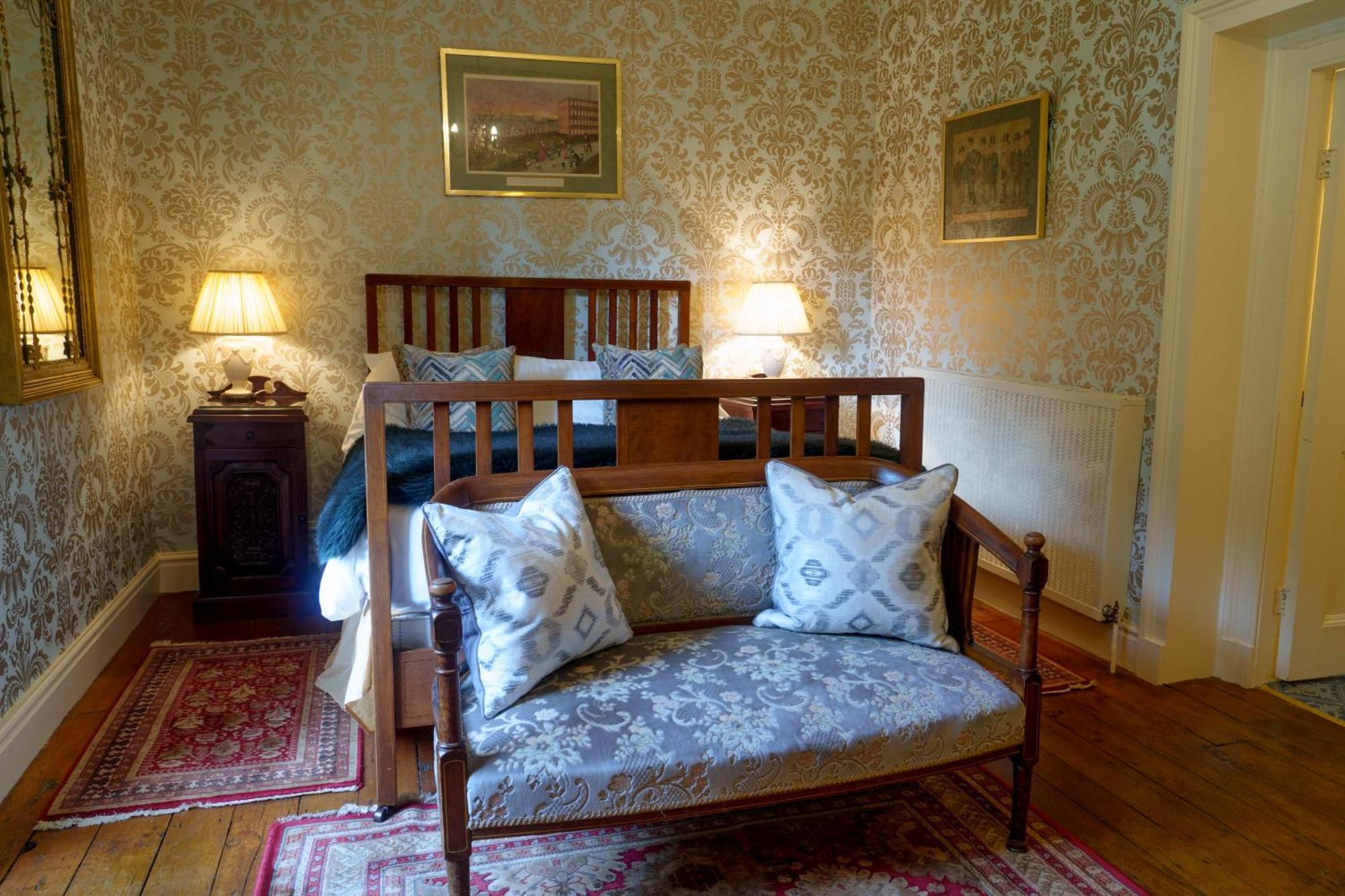 Harrisons Hall Bed & Breakfast Hotel Mold Ngoại thất bức ảnh