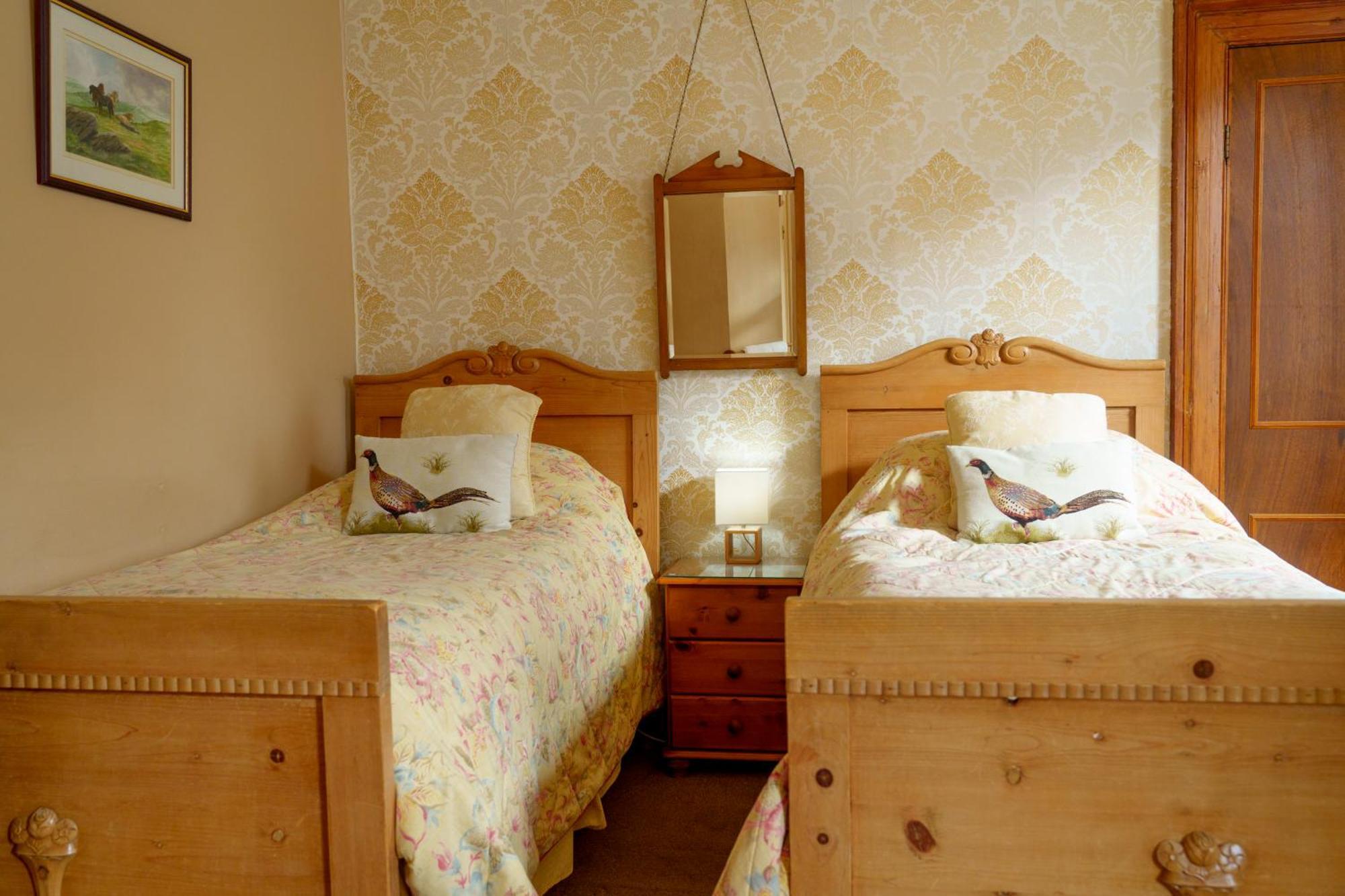 Harrisons Hall Bed & Breakfast Hotel Mold Ngoại thất bức ảnh