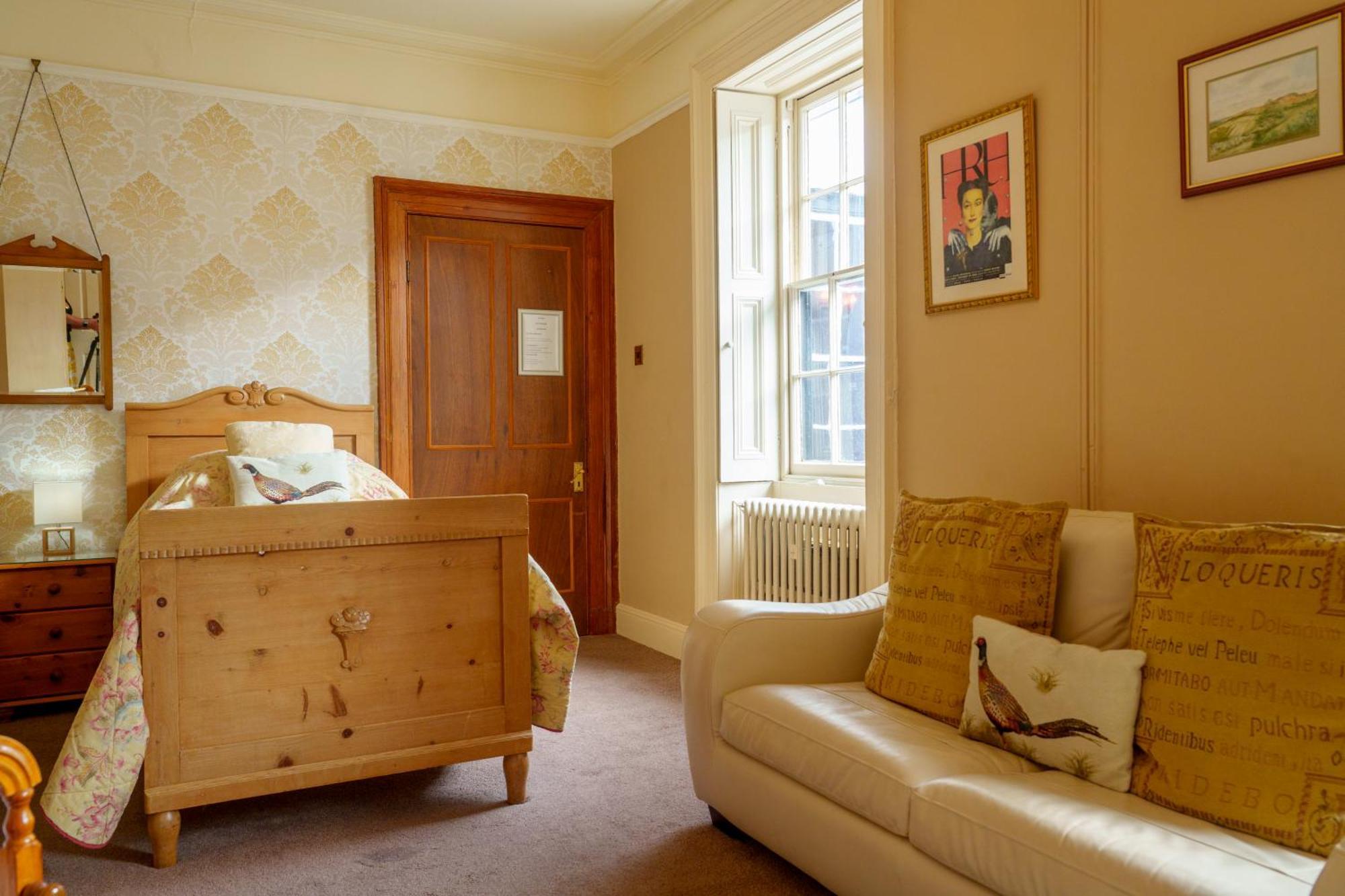Harrisons Hall Bed & Breakfast Hotel Mold Ngoại thất bức ảnh