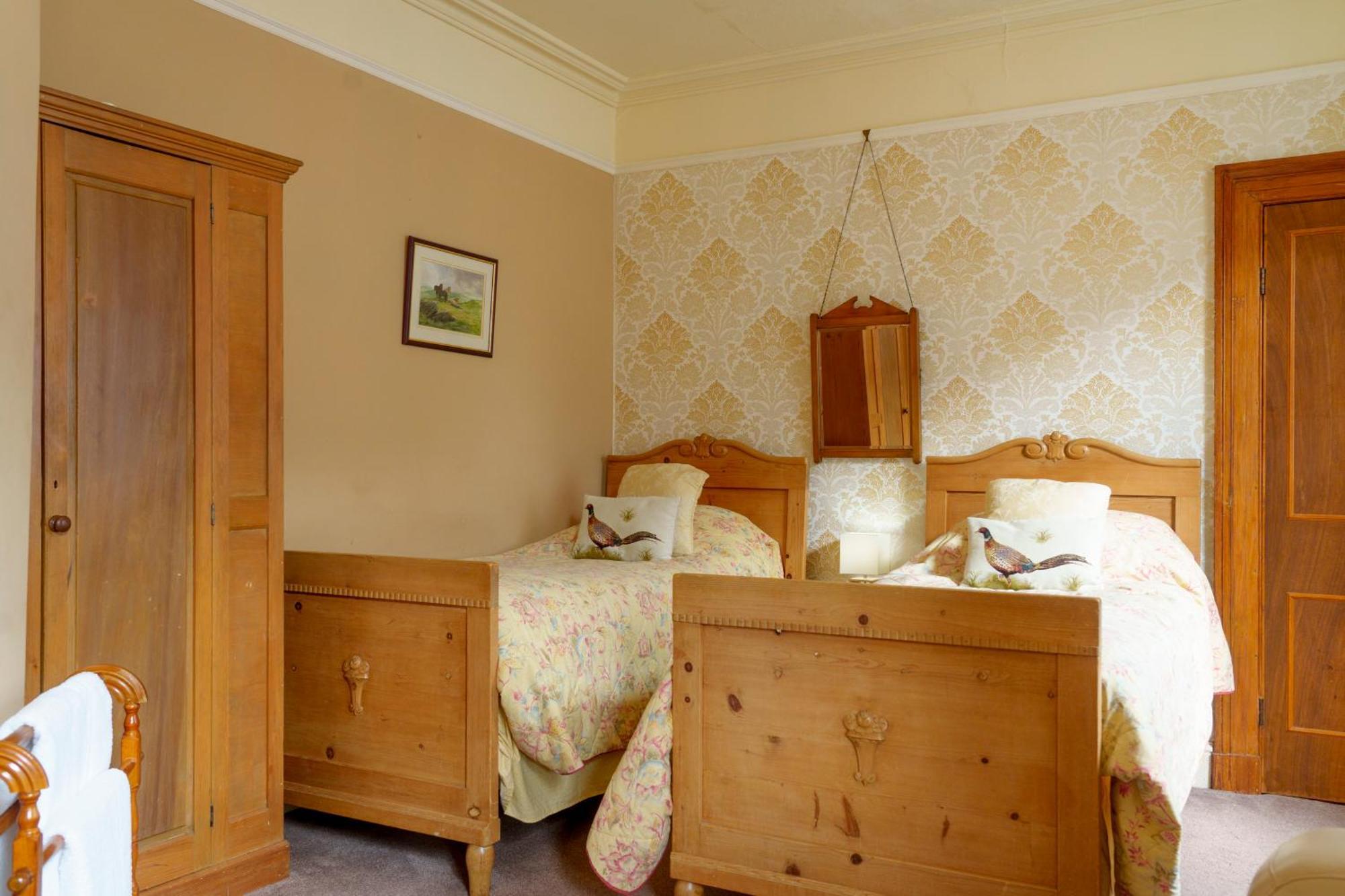 Harrisons Hall Bed & Breakfast Hotel Mold Ngoại thất bức ảnh